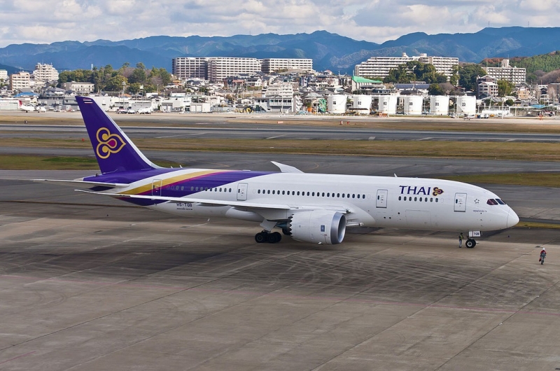 Самолет сел на Шри-Ланке из-за смерти двух пассажиров , Индонезия , Шри-Ланка 