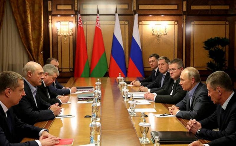 Белоруссия перестанет платить премию за нефть российским компаниям