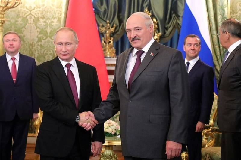 Лукашенко заявил о готовности покупать российскую нефть по мировым ценам