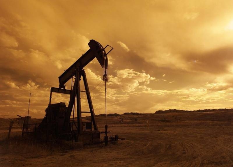 Саудовская Аравия потребовала сократить добычу нефти из-за коронавируса