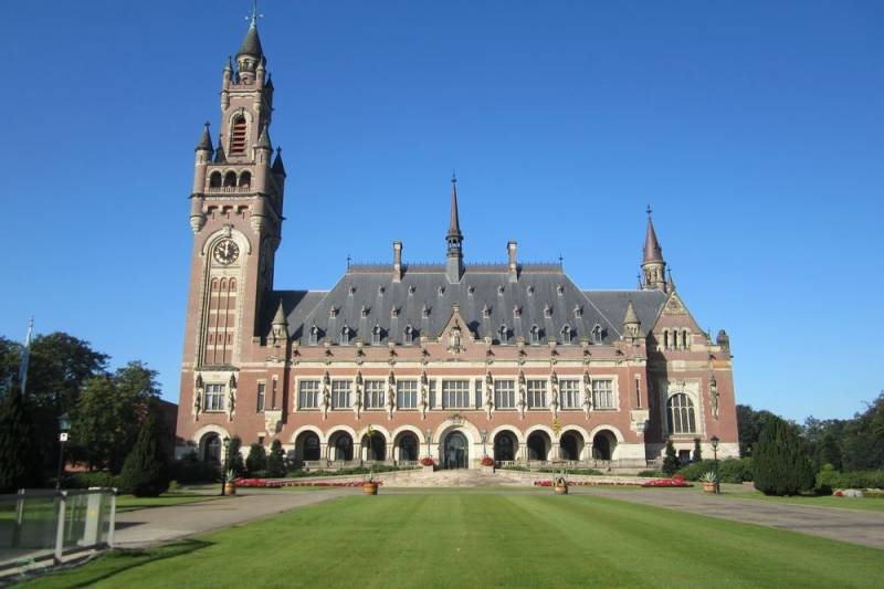 Суд в Гааге обязал Россию выплатить $50 миллиардов по делу ЮКОСа