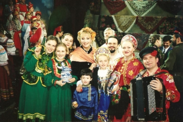 «Играй, гармонь любимая!»: как дети Геннадия Заволокина спасли программу после его смерти в ДТП