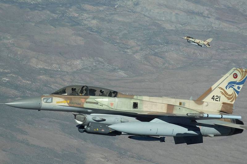 Сирия отразила израильские атаки с Голан и Ливана