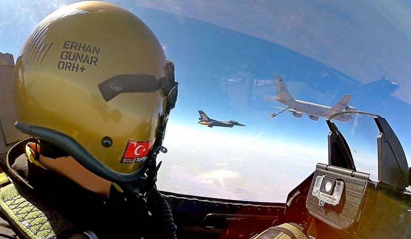 Десятки турецких истребителей замечены в небе Ливии