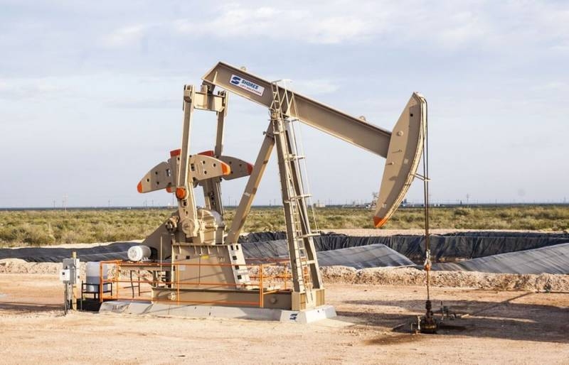 Техасские нефтяники начали прекращать добычу нефти
