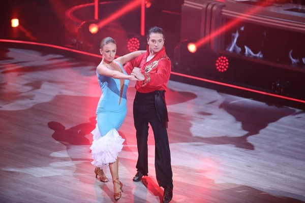 Стала известна пара, победившая в шоу «Танцы со звездами»