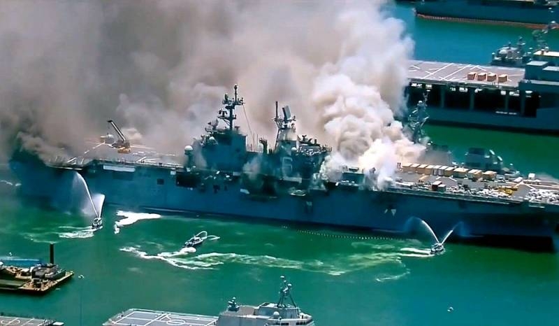 Forbes: Пожары топят американский военный флот у причала