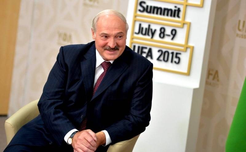 Лукашенко рассказал, почему россияне завидуют белорусам