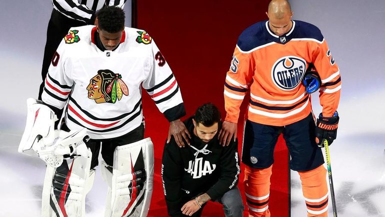 Хоккейные борцы с расизмом требуют от НХЛ 100 миллионов долларов. Теперь все проблемы будут решены!