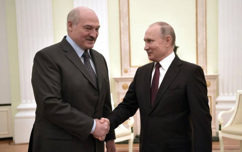 Zeit: Лукашенко при поддержке Путина переходит в наступление