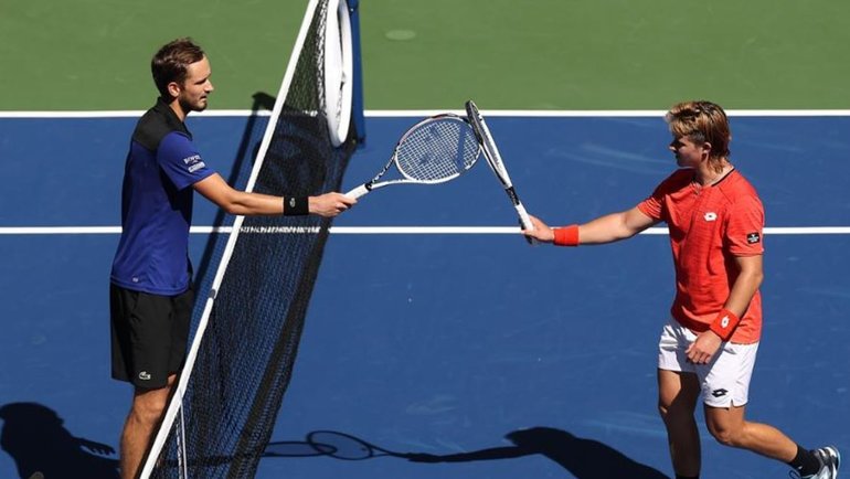 Медведев и Рублев запрыгнули во вторую неделю US Open без Хачанова