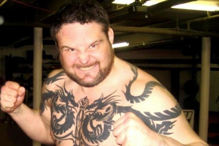 Умер бостонский коп-нокаутер. Он первым избил Кимбо Слайса, попал в UFC и со скандалом ушел из полиции