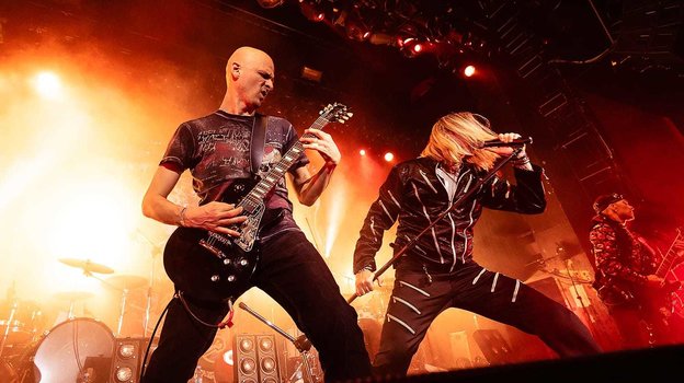 «Серега — крутой гитарист!» Судья Карасев летом выступит на рок-фестивале с Metallica