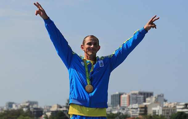 Украинский олимпийский чемпион продал три свои медали ради помощи ВСУ