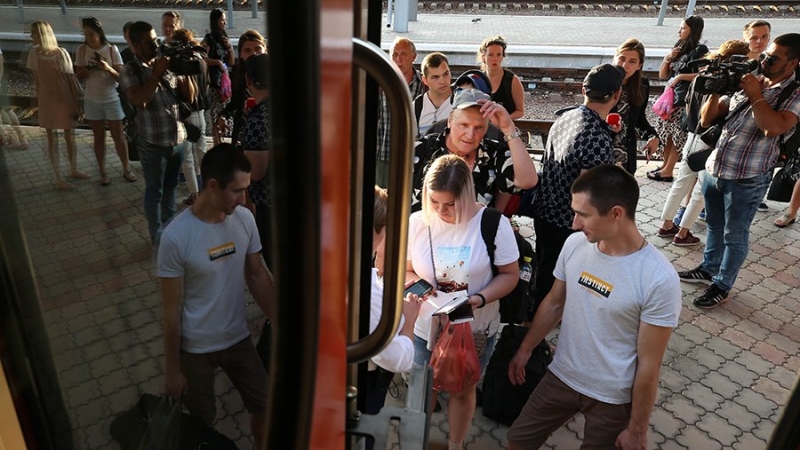 Минтранс запланировал перевезти в Крым в сезон отпусков 3 млн пассажиров