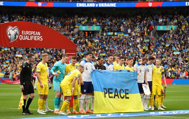 Пусть победит сильнейший : Кулеба с колегой поспорил об исходе матча Англия — Украина