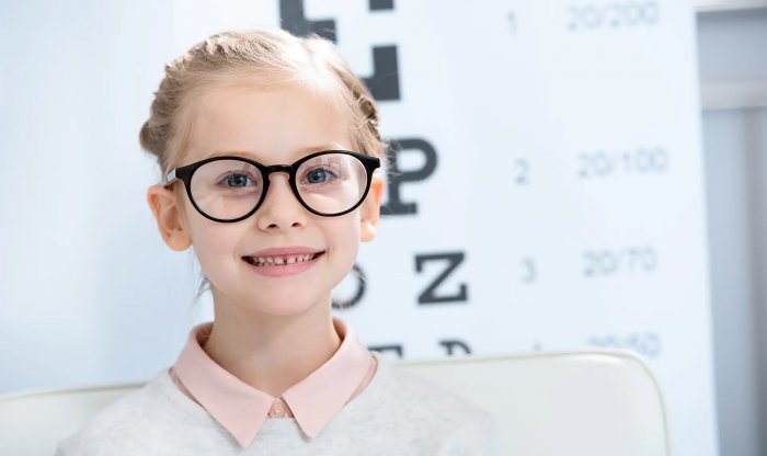 Глазные капли с атропином способны бороться с близорукостью у детей 