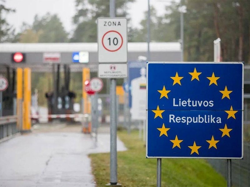 Российских автомобилистов заставят покинуть Латвию в течении полугода