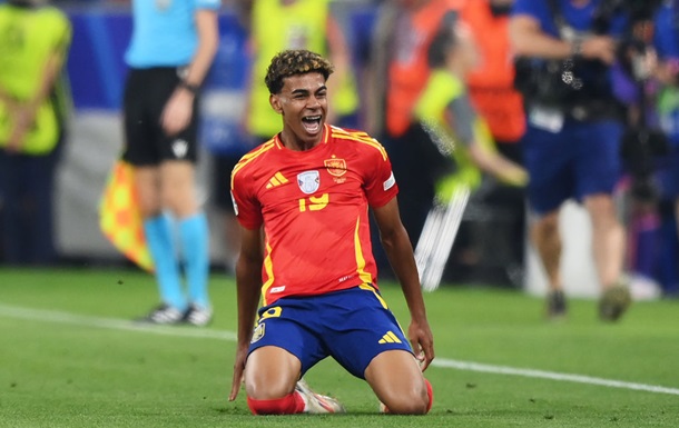 Звезда сборной Испании невзначай снял коллег голыми