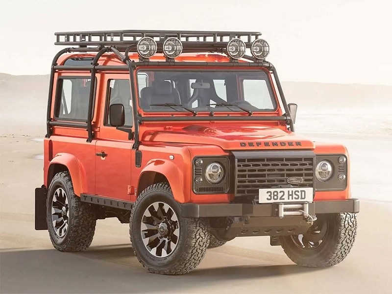 Land Rover вернула к жизни Defender первого поколения с двигателем V8