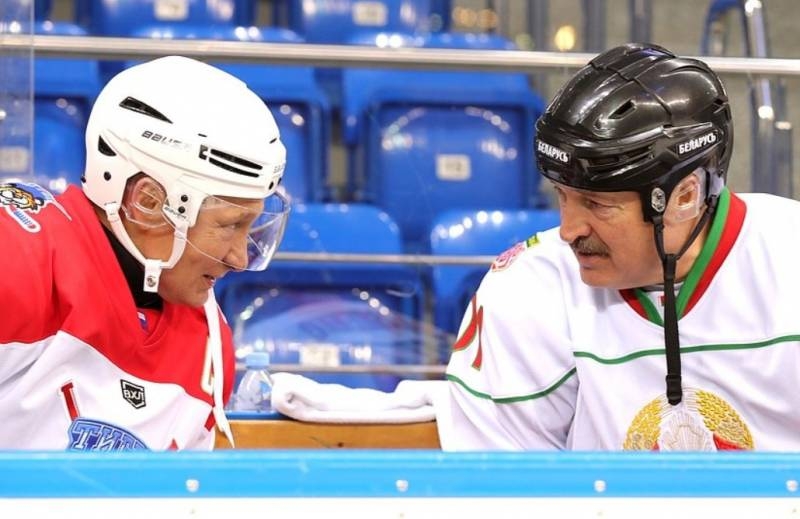 Эксперт: Путин и Лукашенко уже не смогут как ни в чем не бывало играть в хоккей