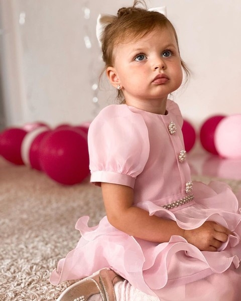 «Какая красивая!»: старшая дочь Анастасии Костенко появилась в платье принцессы на свой день рождения
