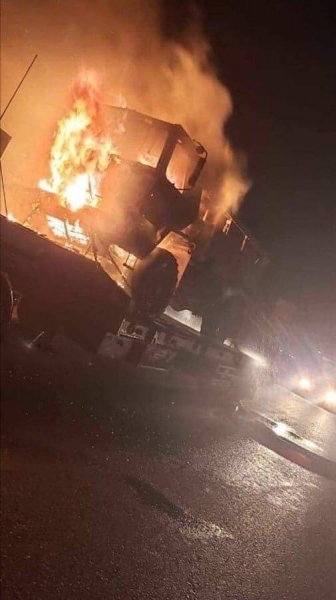 Колонна американской техники сожжена по дороге на базу в Ираке