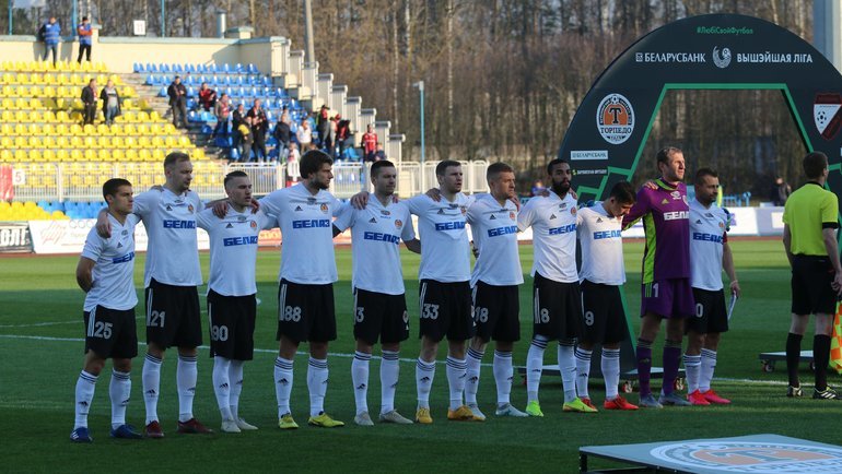 «Мы играем/молимся за мир». Чемпионат Белоруссии — главный на планете