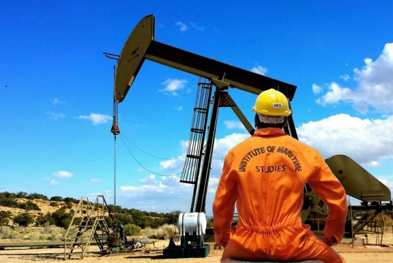 Нефтеотрасль США оказалась в сложном положении: нефть девать некуда