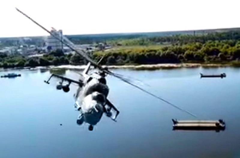 Опубликовано видео, как Ми-24 чуть не столкнулся с квадрокоптером
