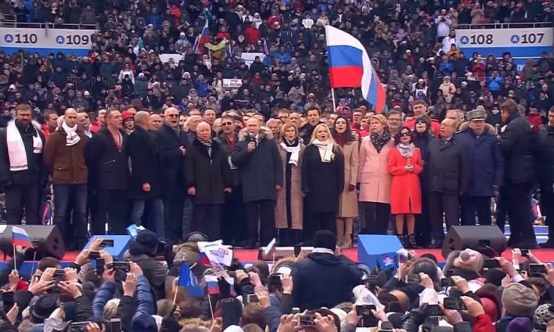 «Поют гимн»: на Западе удивились патриотизму российской молодёжи