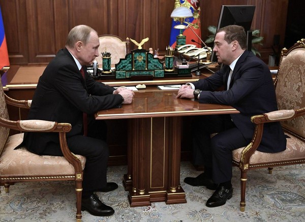 Владимир Путин: «У нас с Дмитрием Медведевым нет секретов друг от друга» 