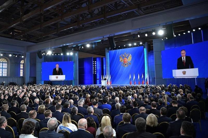 Западные СМИ оценили предложения Путина по изменению Конституции России