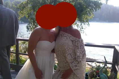 Женщина пришла на свадьбу сестры в белом платье и была обругана